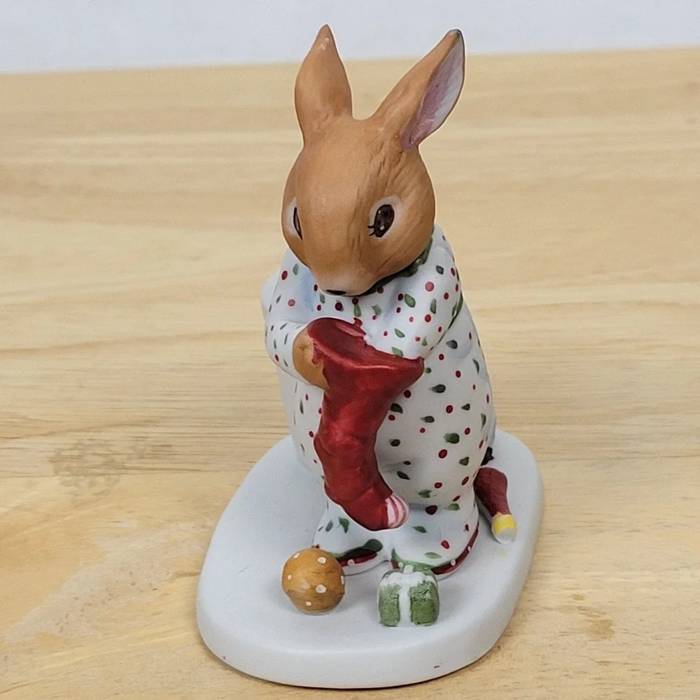 VTG 1986 Susan Isabelle Christmas Bunny Candle Votive Holder Porcelain Figurine